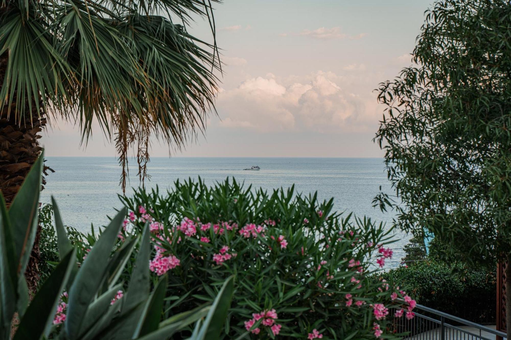 Hotel Villa Levi Сан Ремо Екстериор снимка