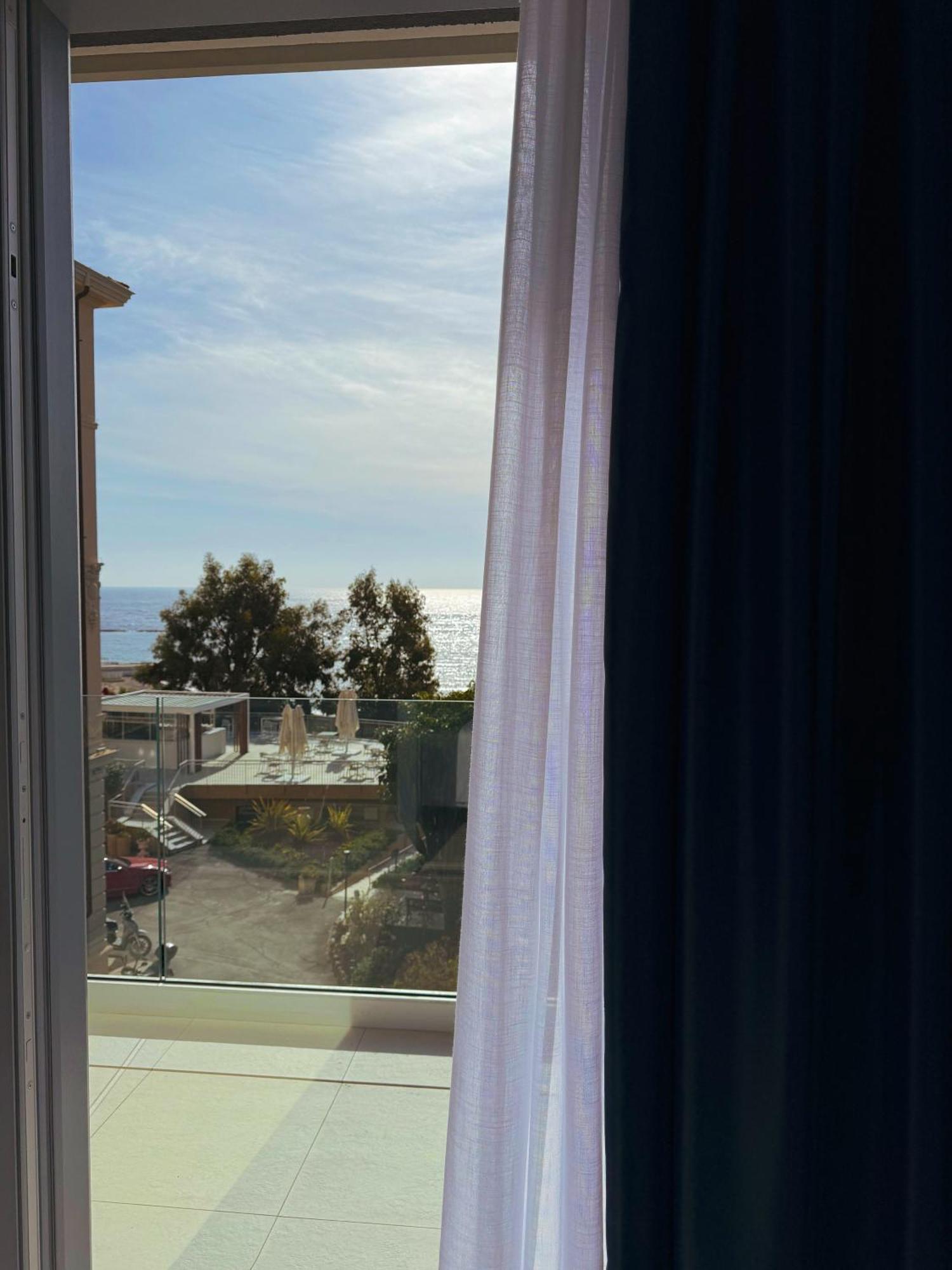 Hotel Villa Levi Сан Ремо Екстериор снимка
