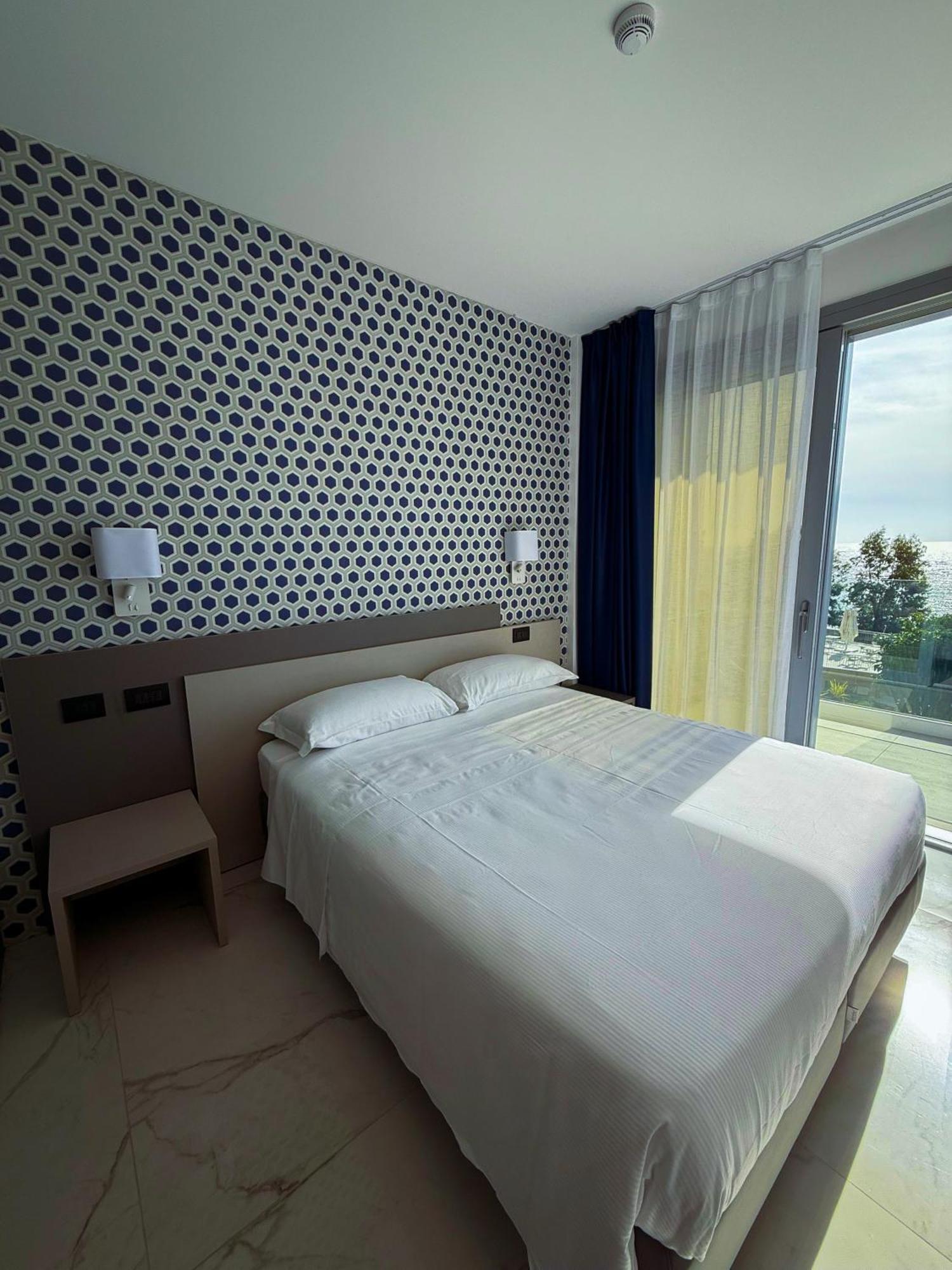 Hotel Villa Levi Сан Ремо Екстериор снимка